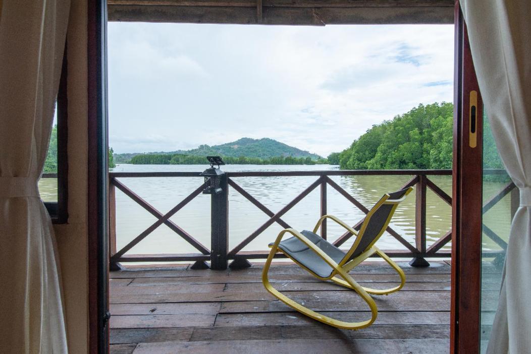 Gayang Friendly Water House Homestay Kota Kinabalu Exteriör bild