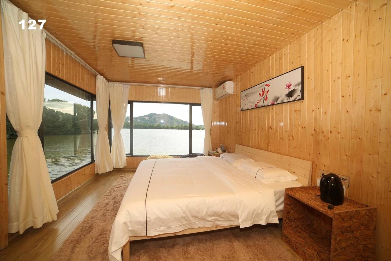 Gayang Friendly Water House Homestay Kota Kinabalu Exteriör bild